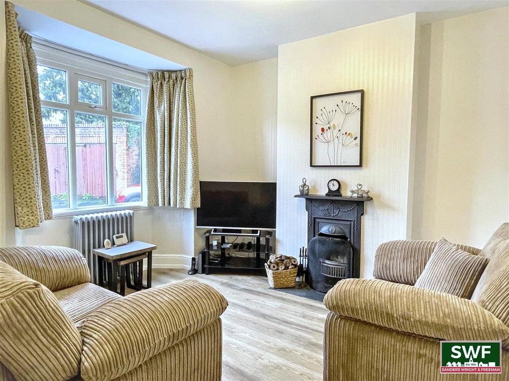 Living room2.2.jpg
