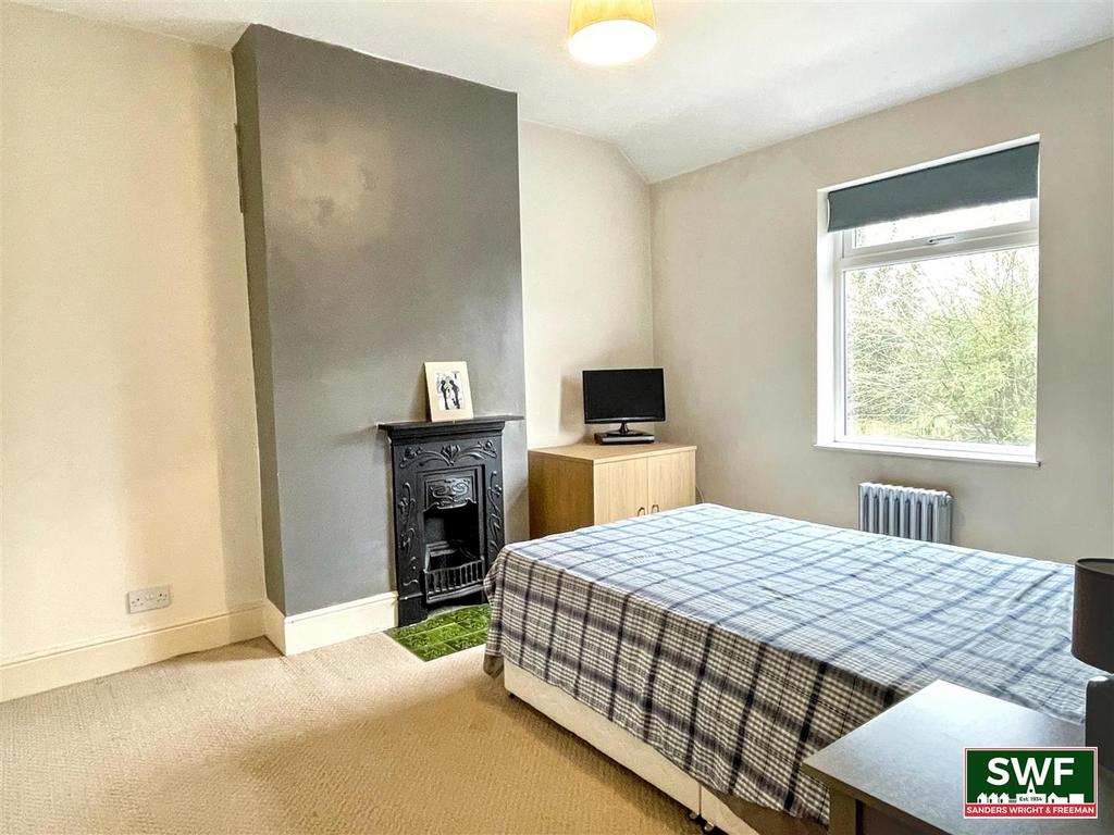 Bed2.2.jpg