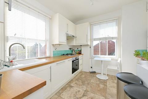 3 bedroom end of terrace house for sale, Semilong Road, Northampton, Northamptonshire, NN2