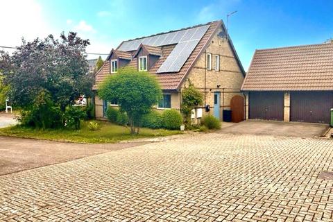 4 bedroom detached house for sale, Billing Road, Brafield on the Green, Northampton, Northamptonshire, NN7