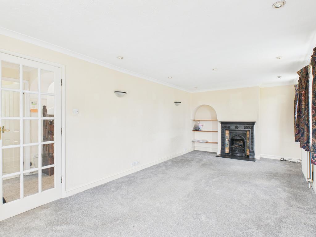 Living room (2)