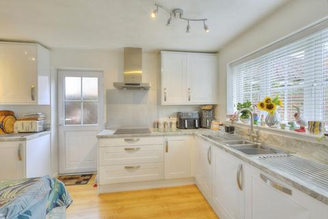 3 bedroom detached house for sale, Landseer Close, WELLINGBOROUGH, Northamptonshire, NN8