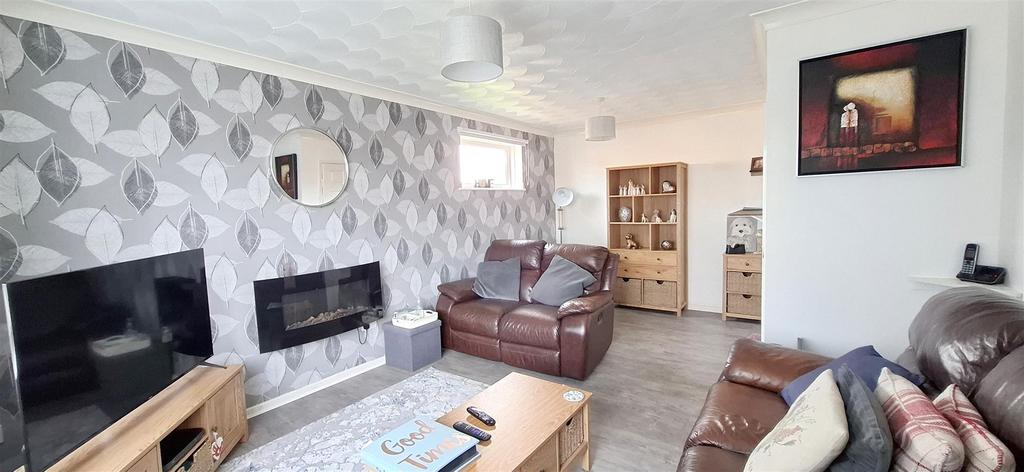 Living/dining room
