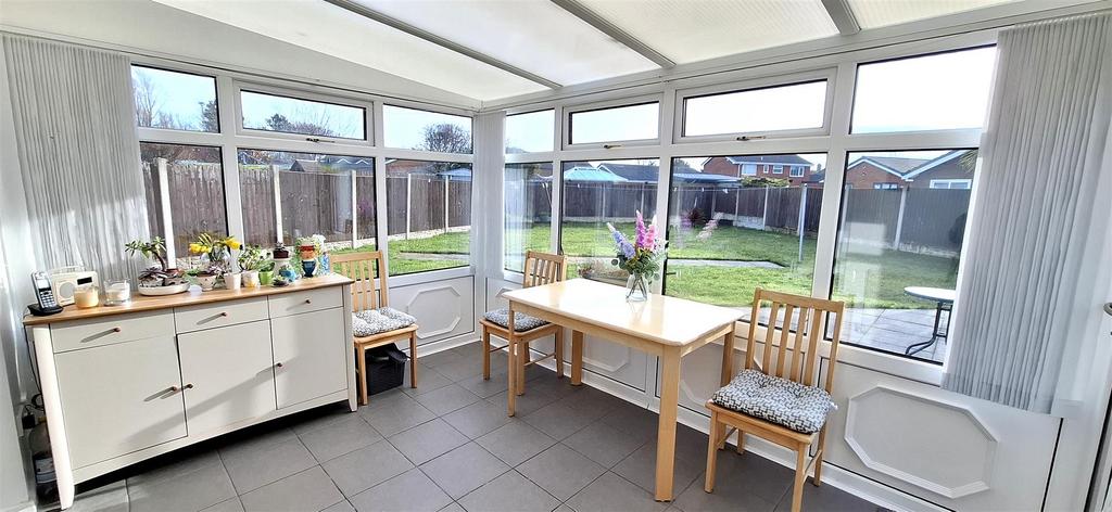 Conservatory/breakfast room