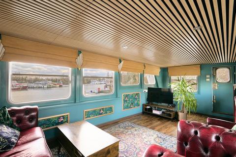 2 bedroom flat for sale, Penton Hook Marina, Chertsey, KT16