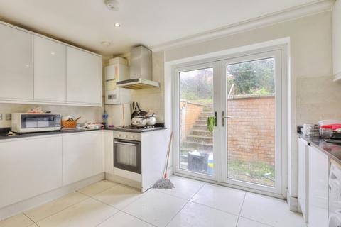 5 bedroom terraced house for sale, Chalcombe Avenue, Northampton, Northamptonshire, NN2