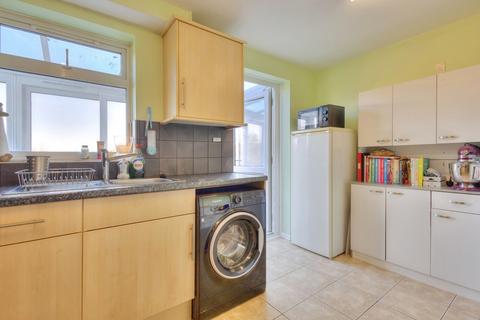 2 bedroom semi-detached house for sale, Linnet Close, WELLINGBOROUGH, Northamptonshire, NN8