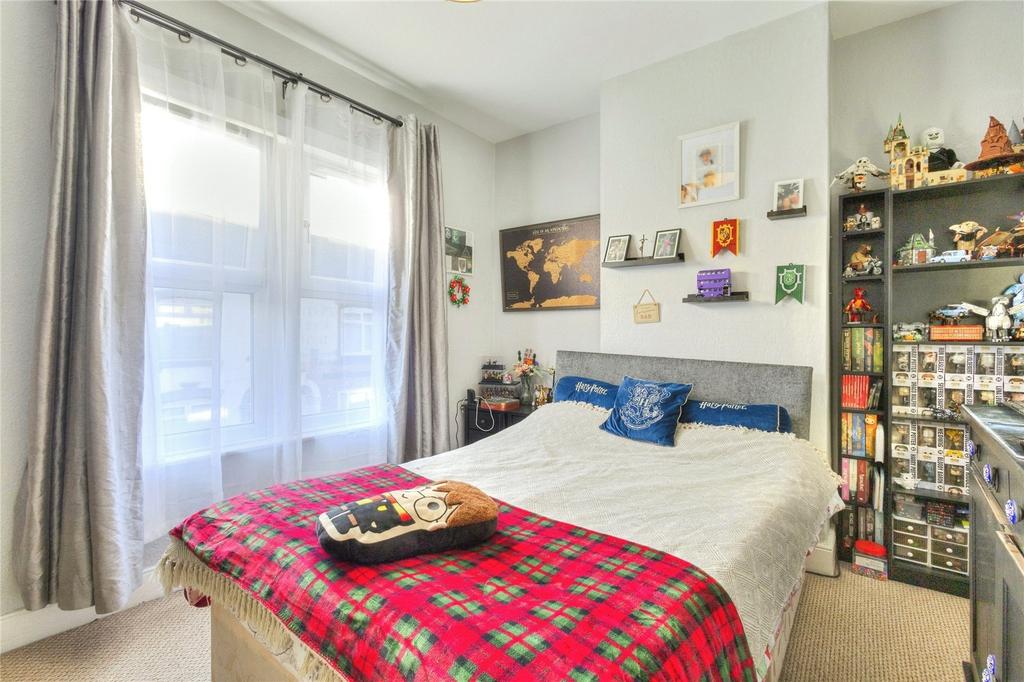 Mastr Bedroom