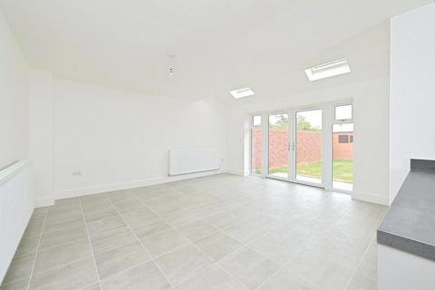 undefined, Weavers Grange, London Road, Bozeat, NN29