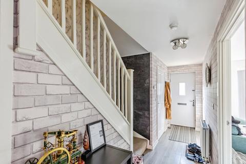 undefined, Hever Close, Northampton, Northamptonshire, NN5