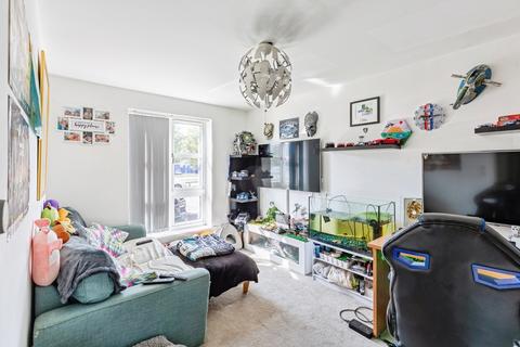 undefined, Hever Close, Northampton, Northamptonshire, NN5