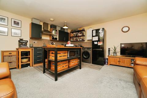 2 bedroom flat for sale, St. Mawgan Street, Kingsway, Quedgeley, Gloucester, GL2