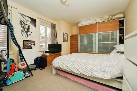 2 bedroom flat for sale, St. Mawgan Street, Kingsway, Quedgeley, Gloucester, GL2