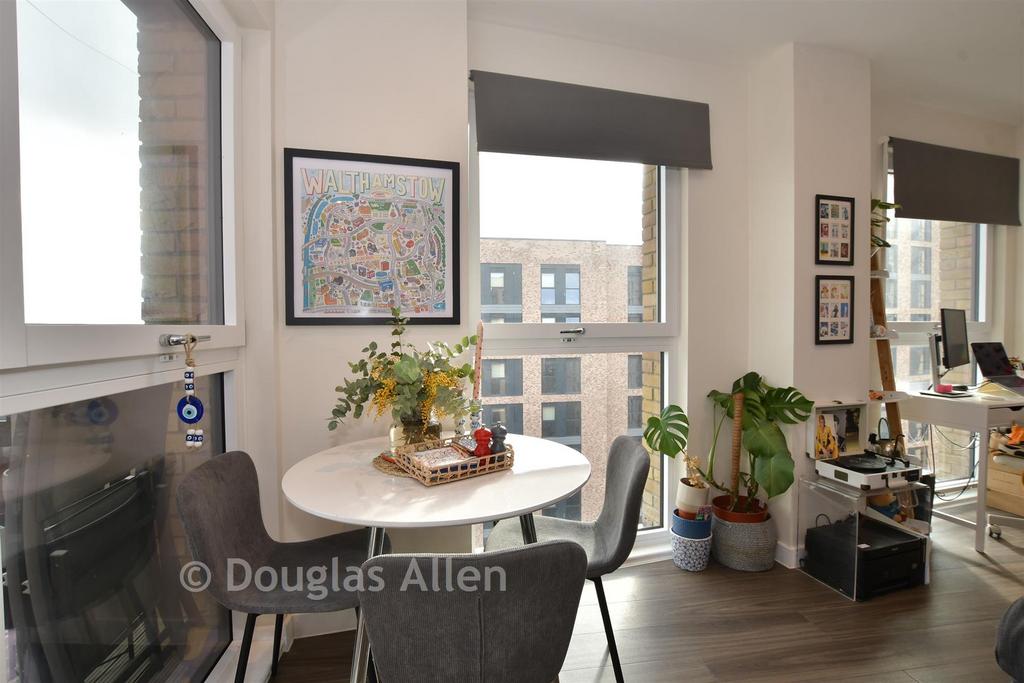 Lounge/Kitchen /Dining Room