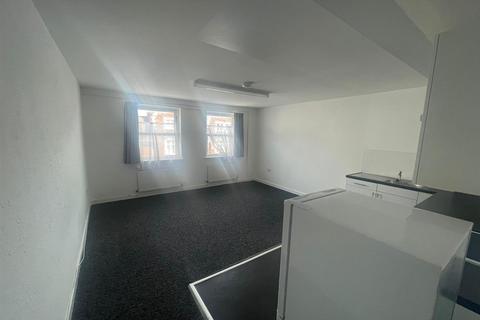 2 bedroom flat for sale, High Street, London