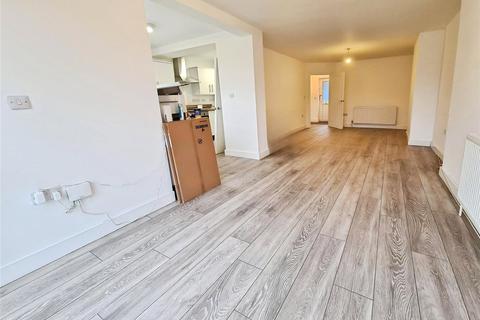 3 bedroom flat to rent, Linden Road, Hampshire SO16