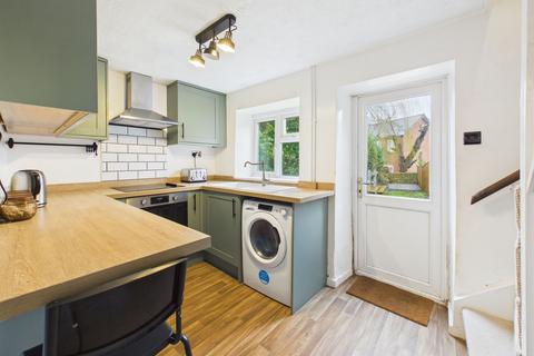 2 bedroom end of terrace house for sale, High Street, Deanshanger, MK19