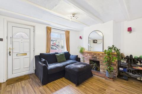 2 bedroom end of terrace house for sale, High Street, Deanshanger, MK19