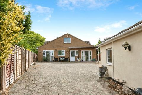 undefined, Caernarvon Walk, Swindon, Wiltshire, SN3