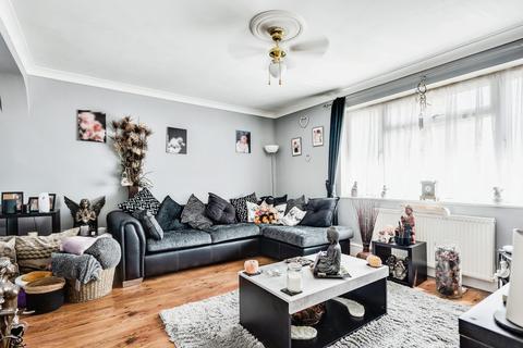 undefined, Caernarvon Walk, Swindon, Wiltshire, SN3