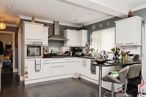 undefined, Caernarvon Walk, Swindon, Wiltshire, SN3