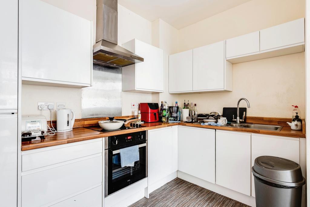Apartment in Wiltshire - View 2