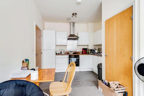 1 bedroom flat for sale, Farnsby Street, Swindon, Wiltshire, SN1