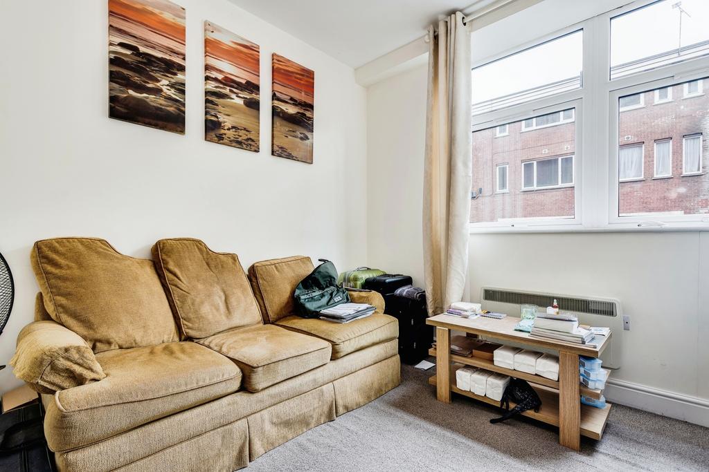 Apartment in Wiltshire - View 4