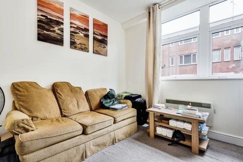 1 bedroom flat for sale, Farnsby Street, Swindon, Wiltshire, SN1