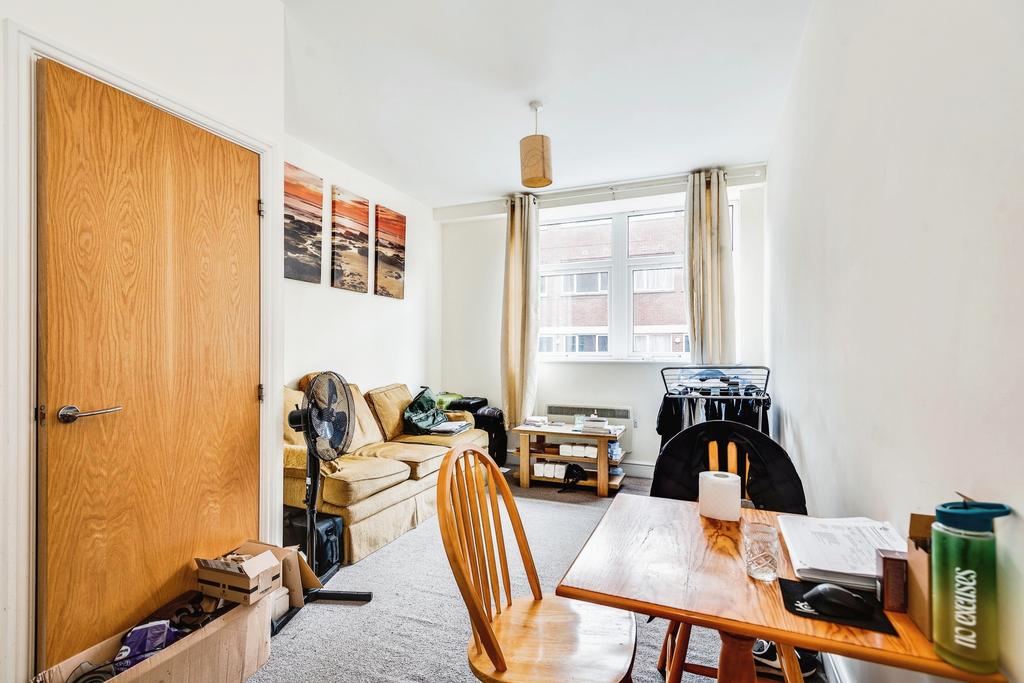 Apartment in Wiltshire - View 5