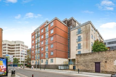 Flat - Wellington Street, Swindon, Wiltshire, SN1