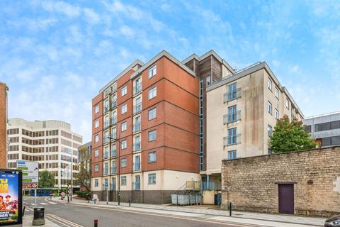Wellington Street, Swindon, Wiltshire, SN1