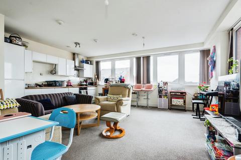 2 bedroom flat for sale, Farnsby Street, Swindon, Wiltshire, SN1