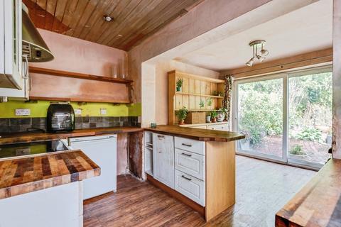 4 bedroom semi-detached house for sale, Kingshill Road, SWINDON, Wiltshire, SN1