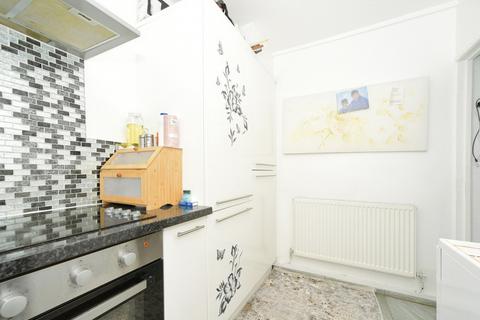 2 bedroom flat for sale, Staverton Way, Swindon, Wiltshire, SN2