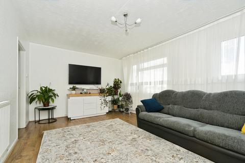 2 bedroom flat for sale, Staverton Way, Swindon, Wiltshire, SN2