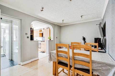 undefined, Queens Drive, Swindon, Wiltshire, SN3