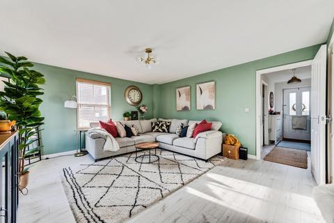 3 bedroom end of terrace house for sale, Ewden Close, Swindon, Wiltshire, SN1