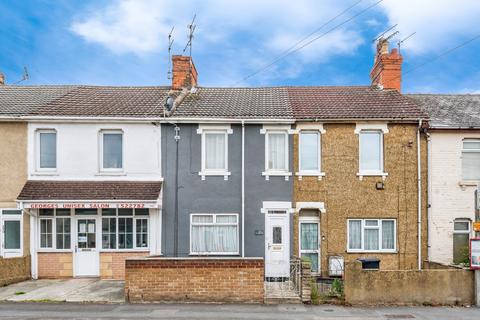 Terraced house - Cricklade Road, Swindon, Wiltshire, SN2