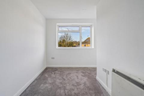 3 bedroom flat to rent, Chalfont Road, Maple Cross WD3