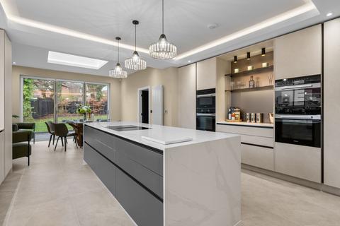 6 bedroom detached house for sale, Wells Avenue, Manchester, M25