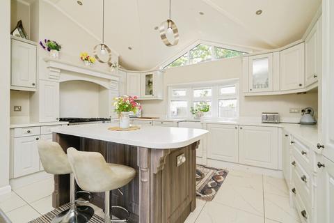 undefined, Heathfield Park, Bletchingdon, Kidlington, Oxfordshire, OX5