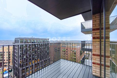 2 bedroom flat to rent, London N13
