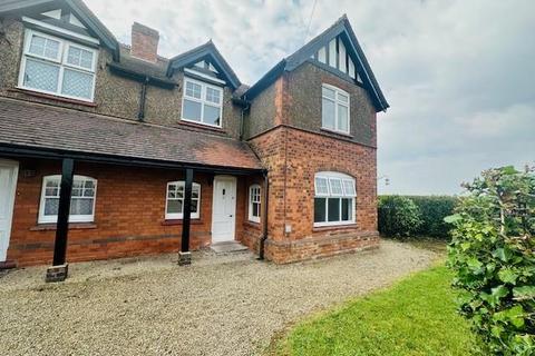 2 bedroom semi-detached house to rent, Ashby Road, Tamworth