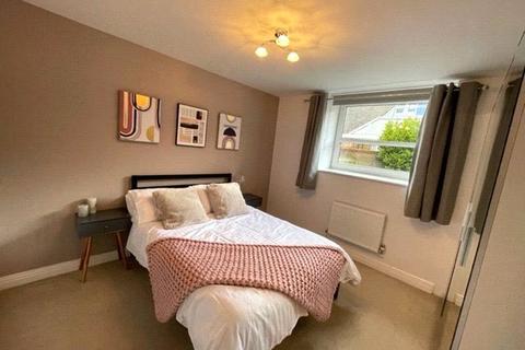 1 bedroom flat for sale, Skyline House, Swingate, Stevenage, Hertfordshire, SG1