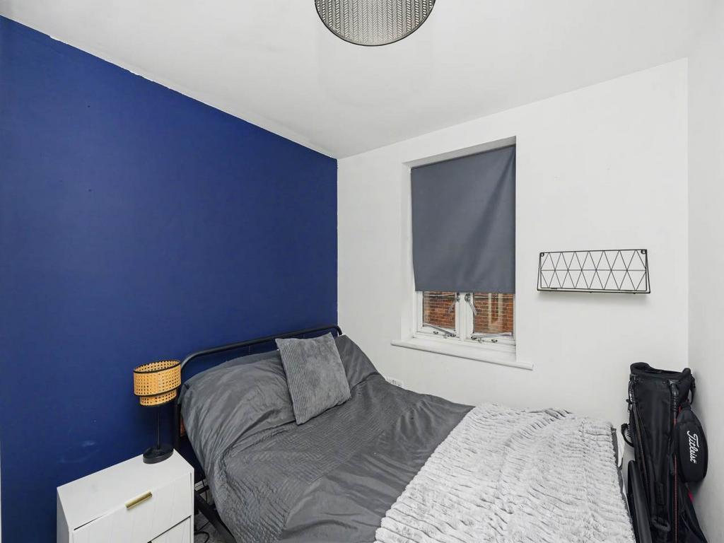 Bedroom 2 (2)