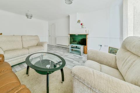 3 bedroom terraced house for sale, Kymswell Road, Stevenage, Hertfordshire, SG2