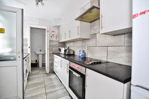 4 bedroom terraced house for sale, Witney Street, Sheffield, S8