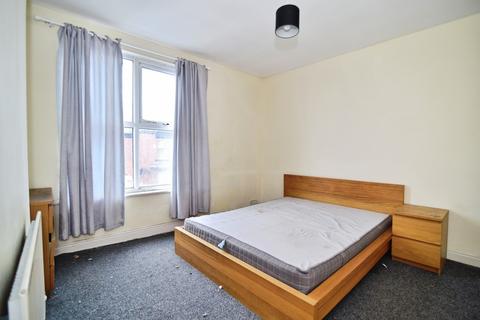 4 bedroom terraced house for sale, Witney Street, Sheffield, S8