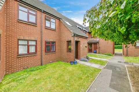 undefined, The Lawns, Stevenage, Hertfordshire, SG2